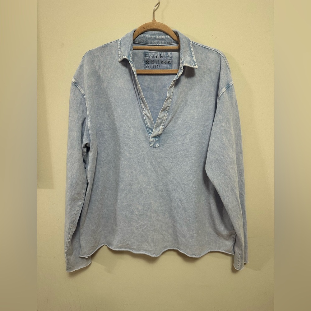 NWOT Frank & Eileen Light Wash Denim Popover Shirt